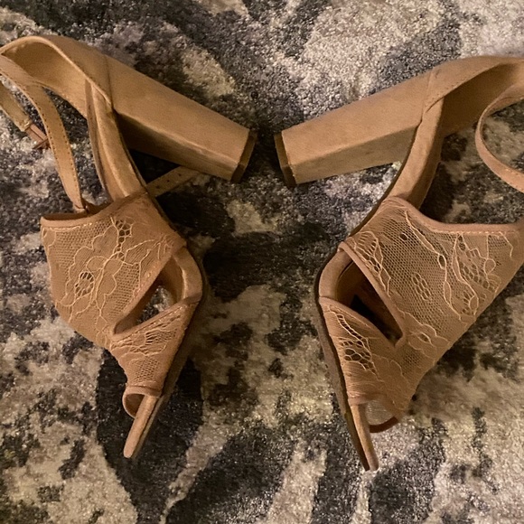 🚨👀📣 NUDE / BLACK SHOE HAUL 💛🖤🚨 - Picture 7 of 13